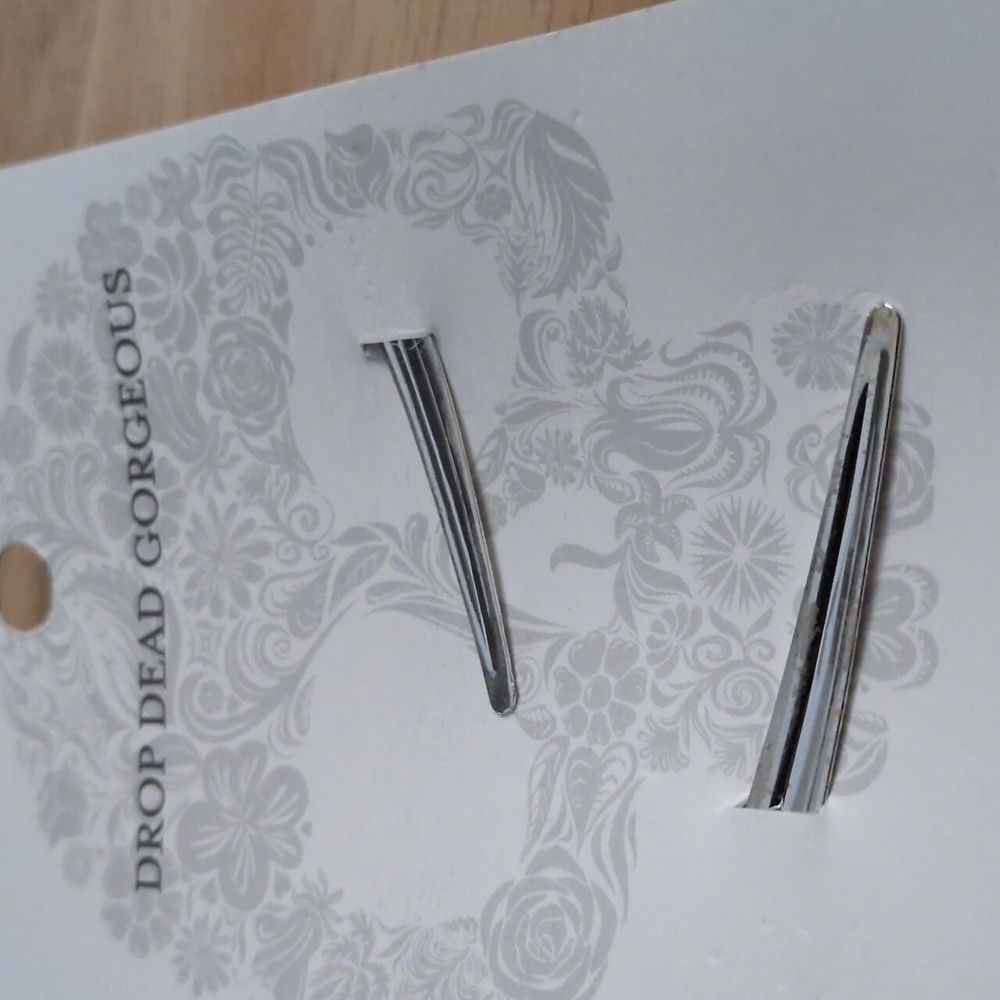 Skeleton Hands Rhinestone Silver Hair Clips - Picture 3 of 3
